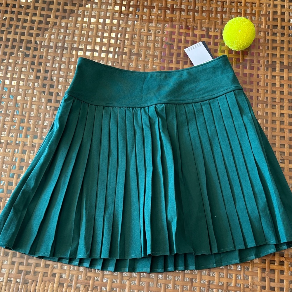 Abercrombie Kids Green Tennis Athletic Pleated Skirt built in shorts 9/10 NWT